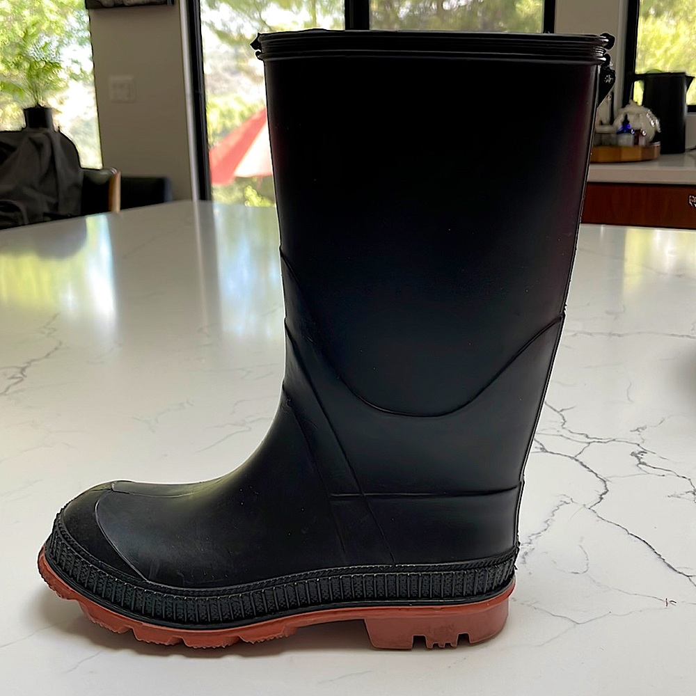 REI black rain boots